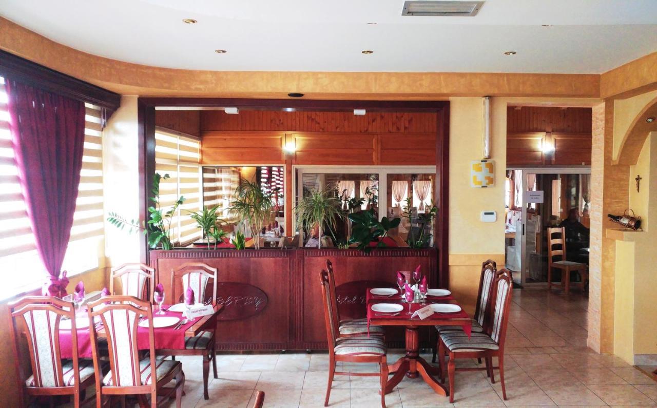 Hotel Derby Orasje Dış mekan fotoğraf