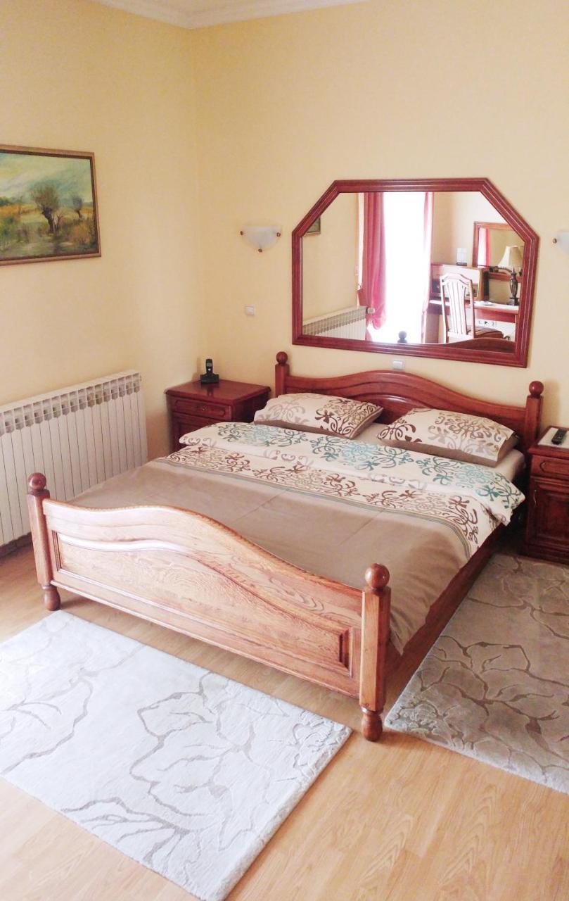 Hotel Derby Orasje Dış mekan fotoğraf